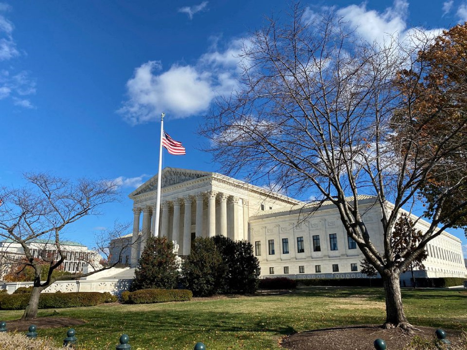 U.S. Supreme Court backs Christian group in Boston flag flap