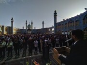 تصاویر / اقامه نماز عید فطر در آستان مقدس هلال بن علی(ع)