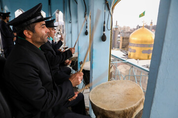 تصاویر/ نقاره نوازی در حرم مطهر رضوی به مناسبت عید سعید فطر