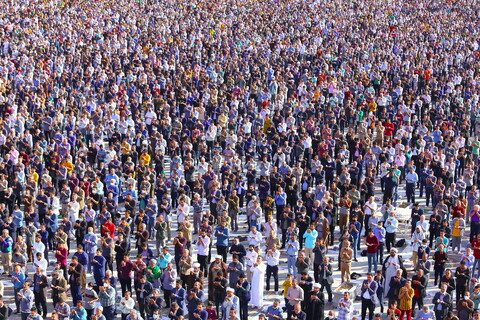 تصاویر / اقامه نماز عیدسعید فطر در مسجد مقدس جمکران