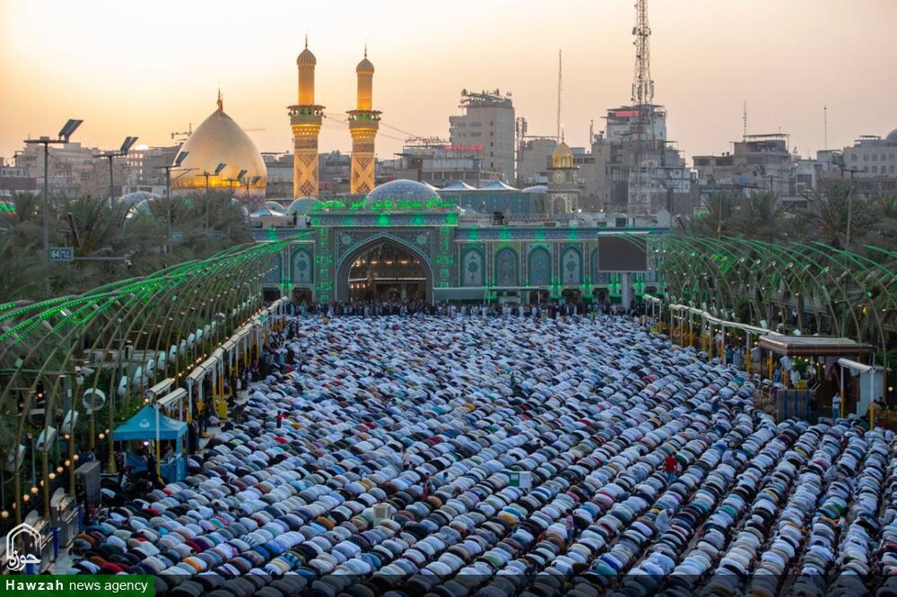 تصاویر/ روضہ مبارک امام حسین (ع) اور روضہ مبارک حضرت عباس (ع) میں نماز عید الفطر کا روح پرور اجتماع