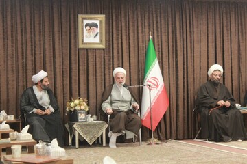 اساتید حوزه علمیه کردستان تقدیر شدند | پورذهبی: تهذیب پایه و اساس حوزه است