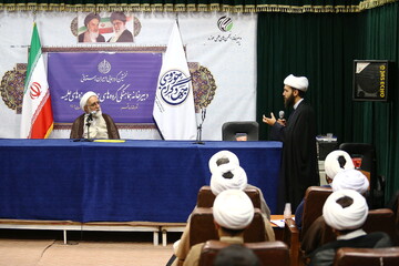 تصاویر/ اختتامیه نخستین گردهمایی دبیران استانی گروه‌های جهادی حوزه‌های علمیه