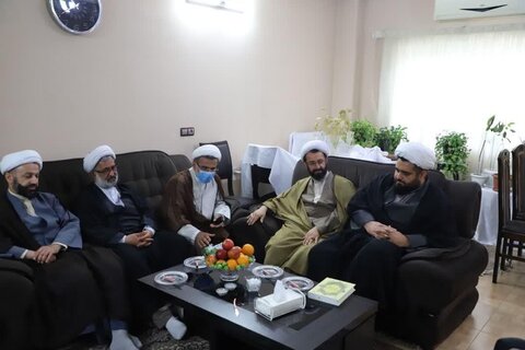 تصاویر/ دیدار مسئولان حوزه علمیه بابل با خانواده‌های شهدای روحانی