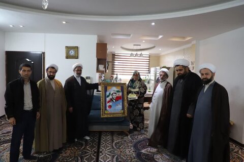 تصاویر/ دیدار مسئولان حوزه علمیه بابل با خانواده‌های شهدای روحانی