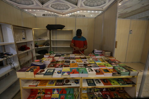 تصاویر/مراحل آماده سازی غرفه های سی و سومین نمایشگاه کتاب تهران