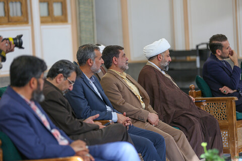 تصاویر/پنجمین محفل شعرخوانی نیکوکاری در اصفهان