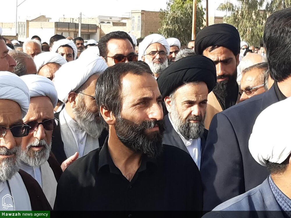پیکر حجت‌الاسلام والمسلمین روحانی در آران و بیدگل تشییع شد +عکس