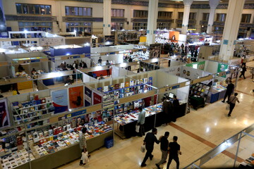 نشر امیرکبیر حدود ۵۶۰ هزار نسخه در قالب ۵۳۰ عنوان کتاب به بازار عرضه کرده است