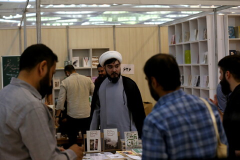 تصاویر/سومین روز از سی و سومین نمایشگاه کتاب تهران