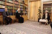 Grand Ayatollah Makarem praises Late Ayat. Safi Golpaygani