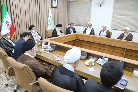 تصاویر / وزیر امور اقتصادی و دارایی در نشست با اعضای شورای عالی جامعه مدرسین حوزه علمیه