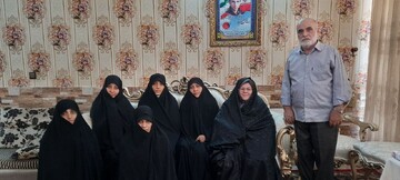 بانوان طلبه اراکی به دیدار خانواده شهید علی مجیدی رفتند