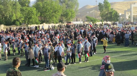 تصاویر| همخوانی سرود سلام فرمانده در کازرون