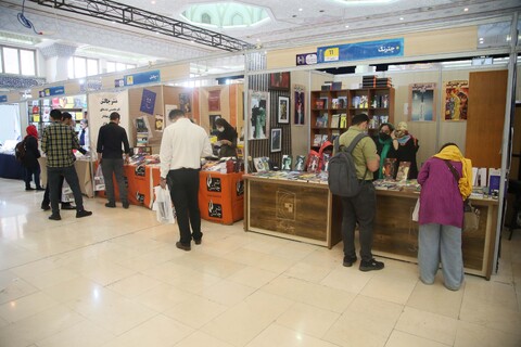 تصاویر/ بازدید خبرنگاران قمی از نمایشگاه بین المللی کتاب تهران