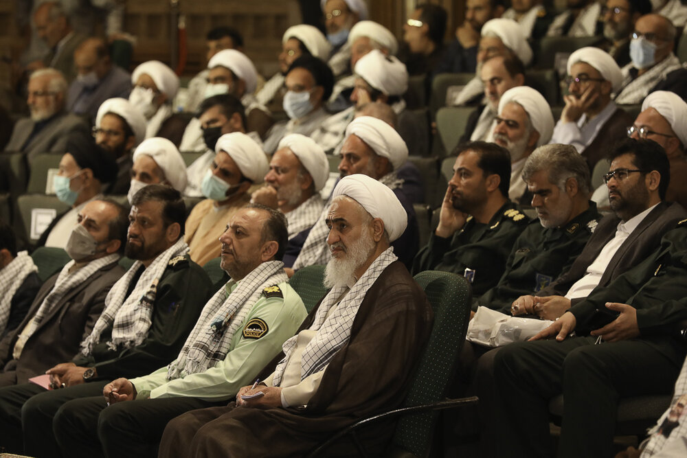 فیلم| همایش روحانیون آزاده سراسر کشور و گرامیداشت شهدای روحانی استان قزوین