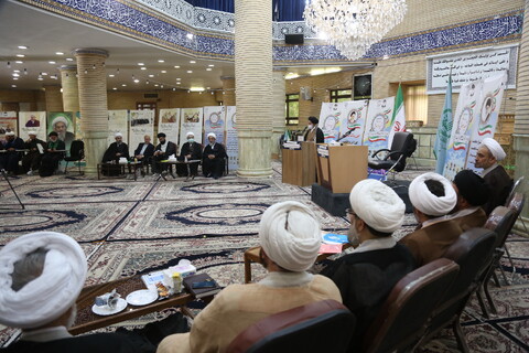 تصاویر/ نشست گنکره ملی ۴۰۰۰ شهید روحانی در مرکز فقهی ائمه اطهار(ع)