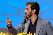فیلم| شعرخوانی مهدی رسولی در مصلای امام خمینی