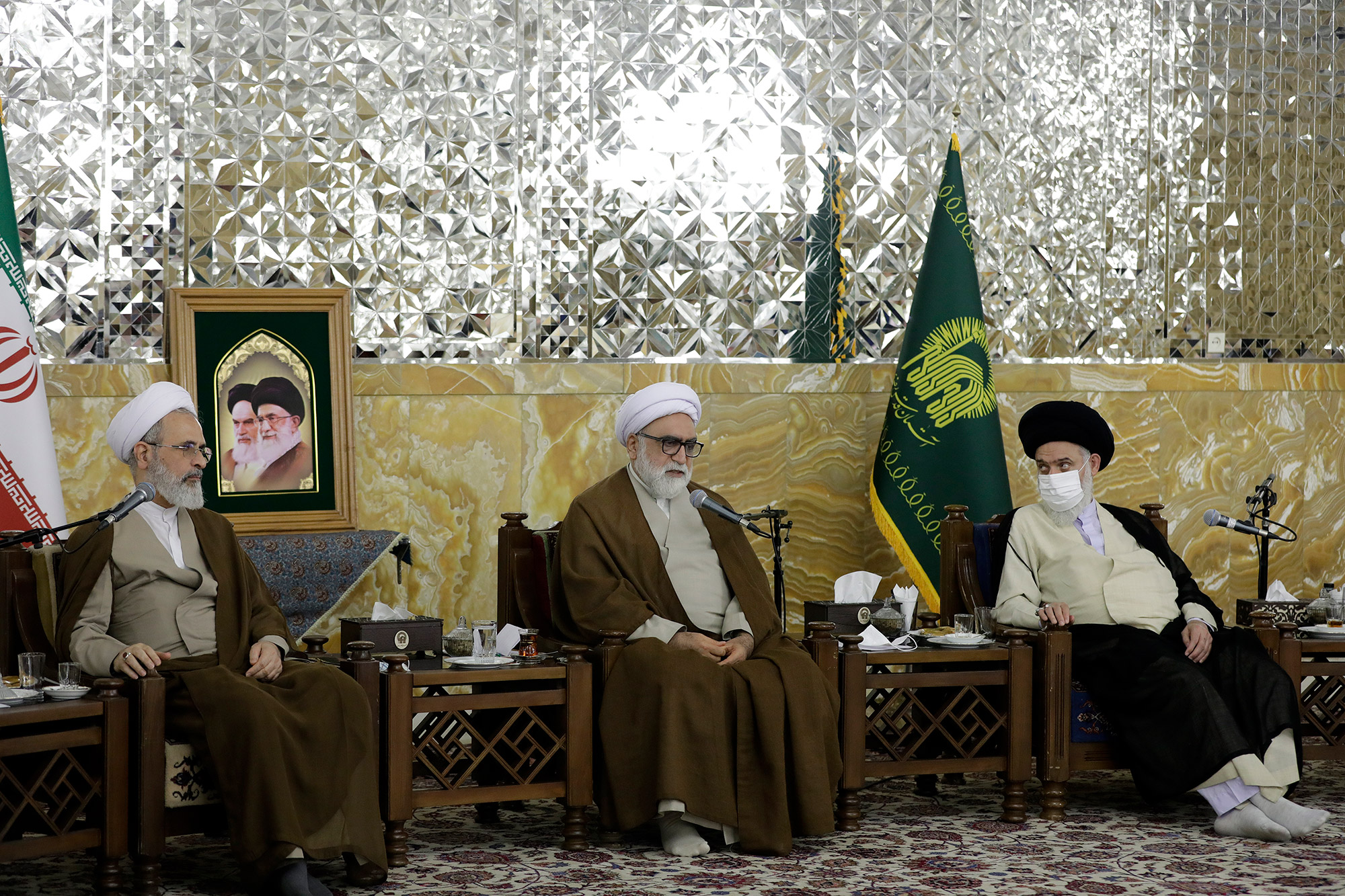 Photo/ Al-Mustafa University Board of Trustees meeting with Chief Custodian of Astan Quds Razavi