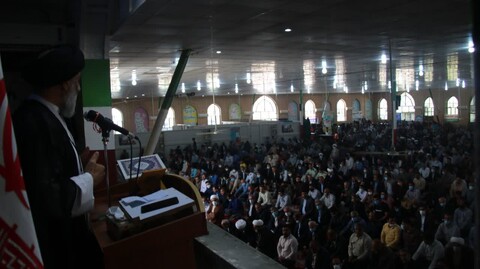 حضور نماینده ولی فقیه خوزستان و مسئولان استانی در نماز جمعه ایذه