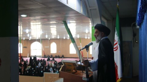 حضور نماینده ولی فقیه خوزستان و مسئولان استانی در نماز جمعه ایذه