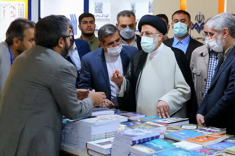 بازدید رئیس جمهور از نمایشگاه کتاب تهران