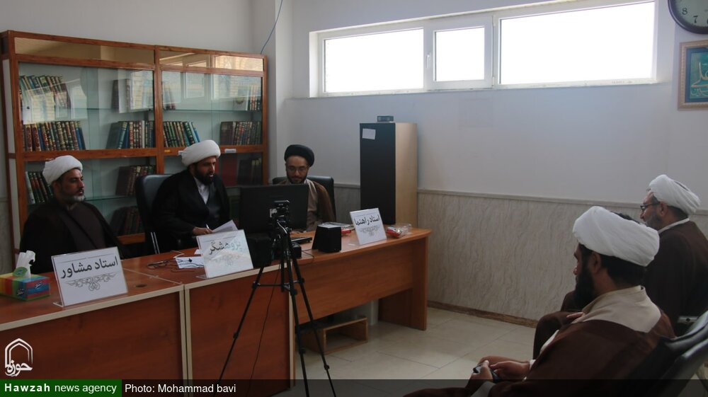 اولین پایان نامه سطح ۴ در حوزه علمیه خوزستان دفاع شد + عکس
