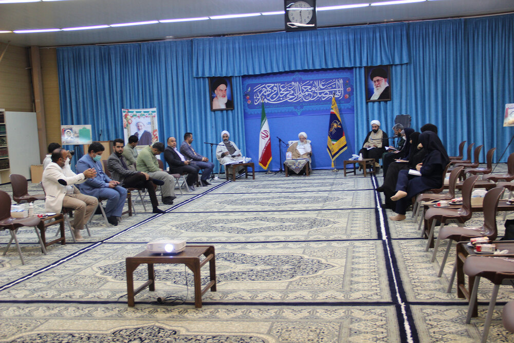 یادواره شهدای روحانی در یزد برگزار می شود | دیدار با خانواده های ۶۸ شهید روحانی