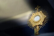 Holy Communion, By this sacrament we unite ourselves to Christ