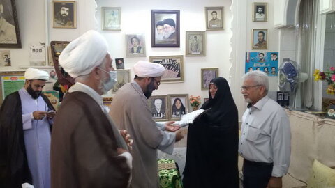 دیدار مدیر حوزه علمیه تهران با خانواده شهیدان بهرامی