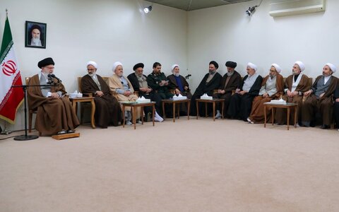 الإمام الخامنئي في لقاء مع هيئة الإحياء لذكرى الشّهداء من علماء الدين