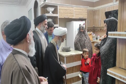 تصاویر/ دیدار آیت الله بنابی با خانواده شهدای روحانی شهرستان سلماس