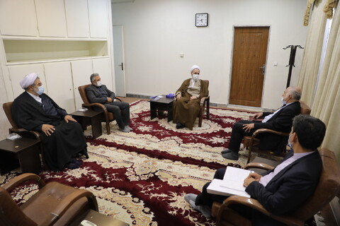 دیدار دستیار جدید وزیر امور خارجه با آیت الله اعرافی