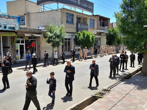 تصاویر/ عزاداری خیابانی مردم پلدشت در سوگ امام صادق(ع)