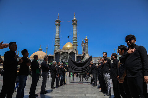 عزاداری شهادت امام جعفر صادق(ع) در حرم حضرت معصومه(س)