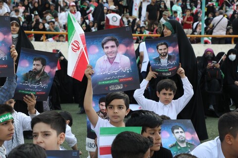 تصاویر/ فرزندان شهدای مدافع حرم و امنیت در اجتماع یکصد هزار نفری سلام فرمانده در تهران