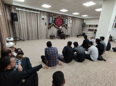 تصاویر/ سخنرانی مدیر حوزه علمیه کردستان در جمع طلاب مدرسه خاتم الانبیاء (ص) سنندج