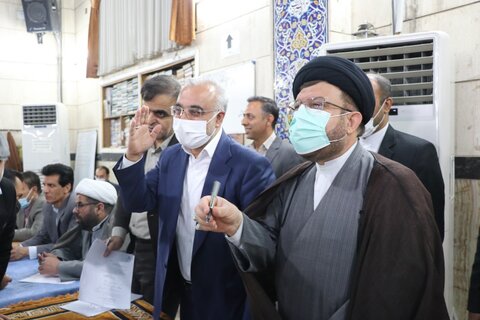 تصاویر/ برگزاری میز خدمت دادگستری فارس در مسجد النبی(ص) شیراز