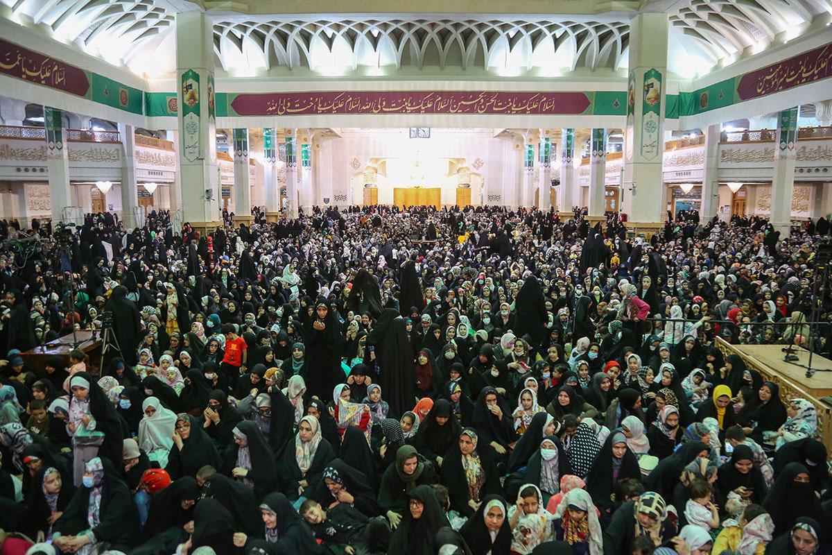 جشن «دختران آفتاب» در حرم بانوی کرامت برگزار شد