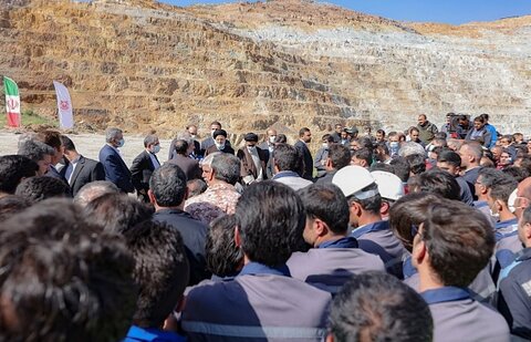 تصاویر/ حضور رئیس جمهو در معدن و کارخانه تولید مس سونگون ورزقان