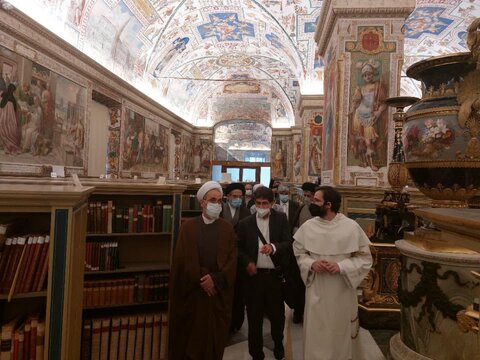 بازدید آیت الله اعرافی از کتابخانه و موزه واتیکان