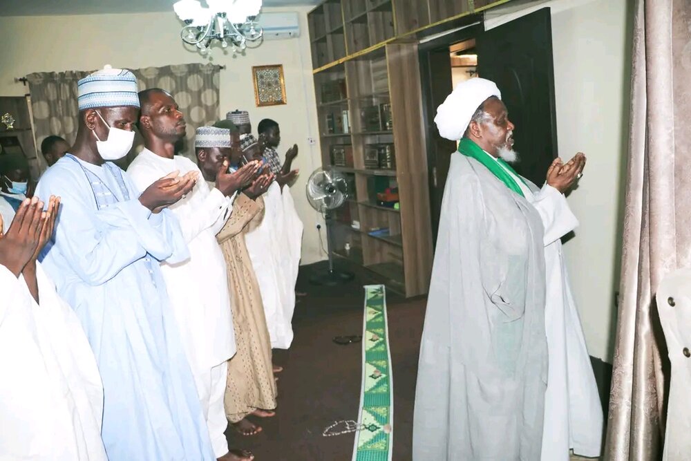 دیدار شیخ زکزاکی با جمعی از نوابغ قرآنی نیجریه +تصاویر