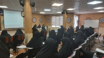 برگزاری کرسی علمی تأثیر بهره مندی از طیبات دنیوی بر طیبات اخروی در مدرسه علمیه الزهرا(س) تهران