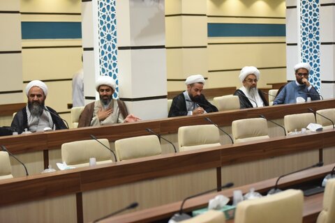 تصاویر| اجلاسیه مسئولان مدارس علمیه فارس با حضور رئیس جامعه مدرسین حوزه علمیه قم