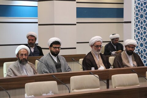 تصاویر| اجلاسیه مسئولان مدارس علمیه فارس با حضور رئیس جامعه مدرسین حوزه علمیه قم