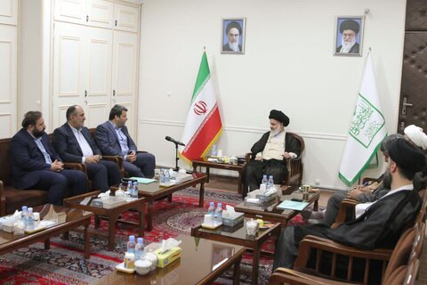 آیت الله حسینی بوشهری در دیدار با رئیس سازمان سینمایی کشور
