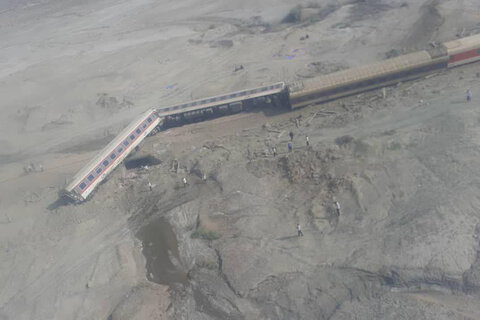 تصاویر/ازلحظه حادثه تا امدادرسانی ونجات مصدومان قطارمشهد-یزد
