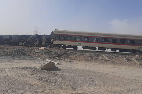 تصاویر/ازلحظه حادثه تا امدادرسانی ونجات مصدومان قطارمشهد-یزد