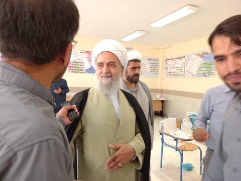 تصاویر/ بازدید امام جمعه آران و بیدگل از ارائه خدمات گروه جهادی پزشکی اعجاز مهر
