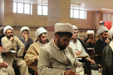 تصاویر/دوره دانش افزایی فقهی اساتید حوزه های علمیه کردستان